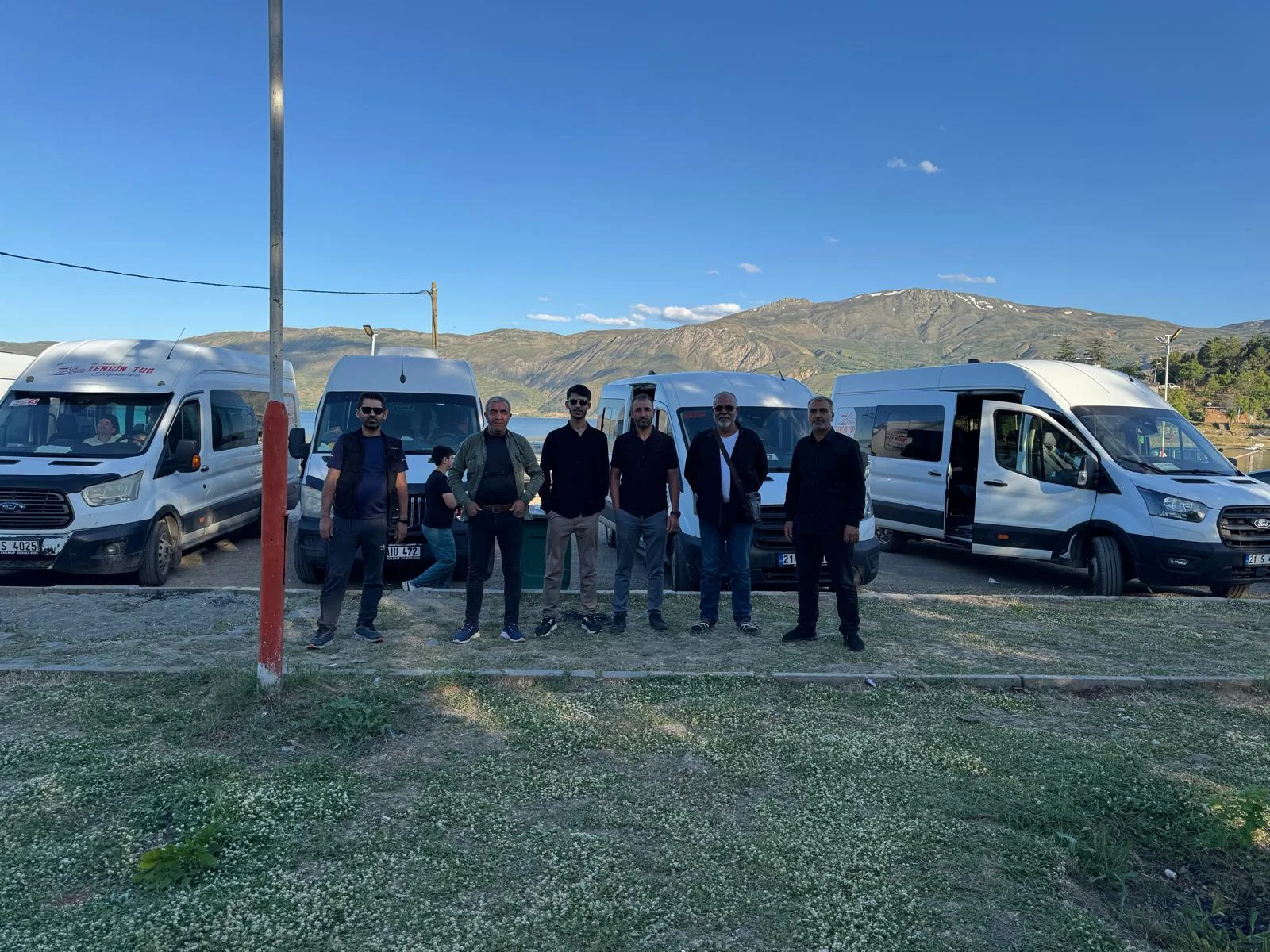 Zengin Tur ekibi ve araçları